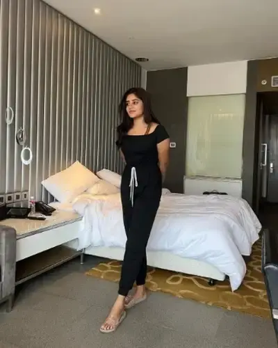Call Girls Shahjahanpur Cash On Delivery